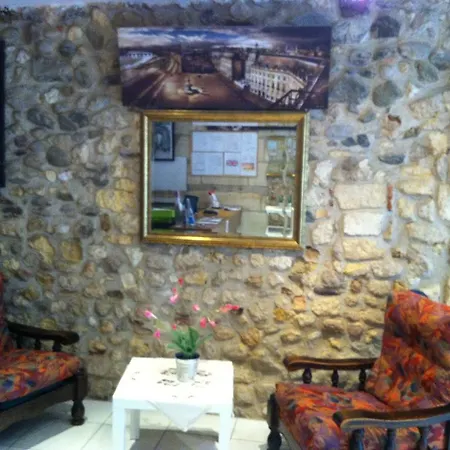 Hotel Saint Rémi *